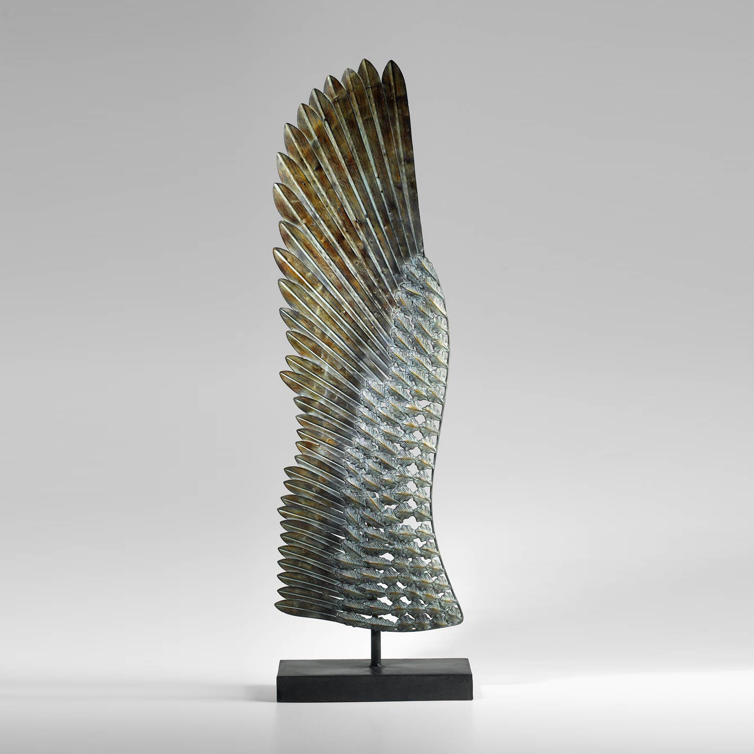 metal wing sculpture stand modern CN041741