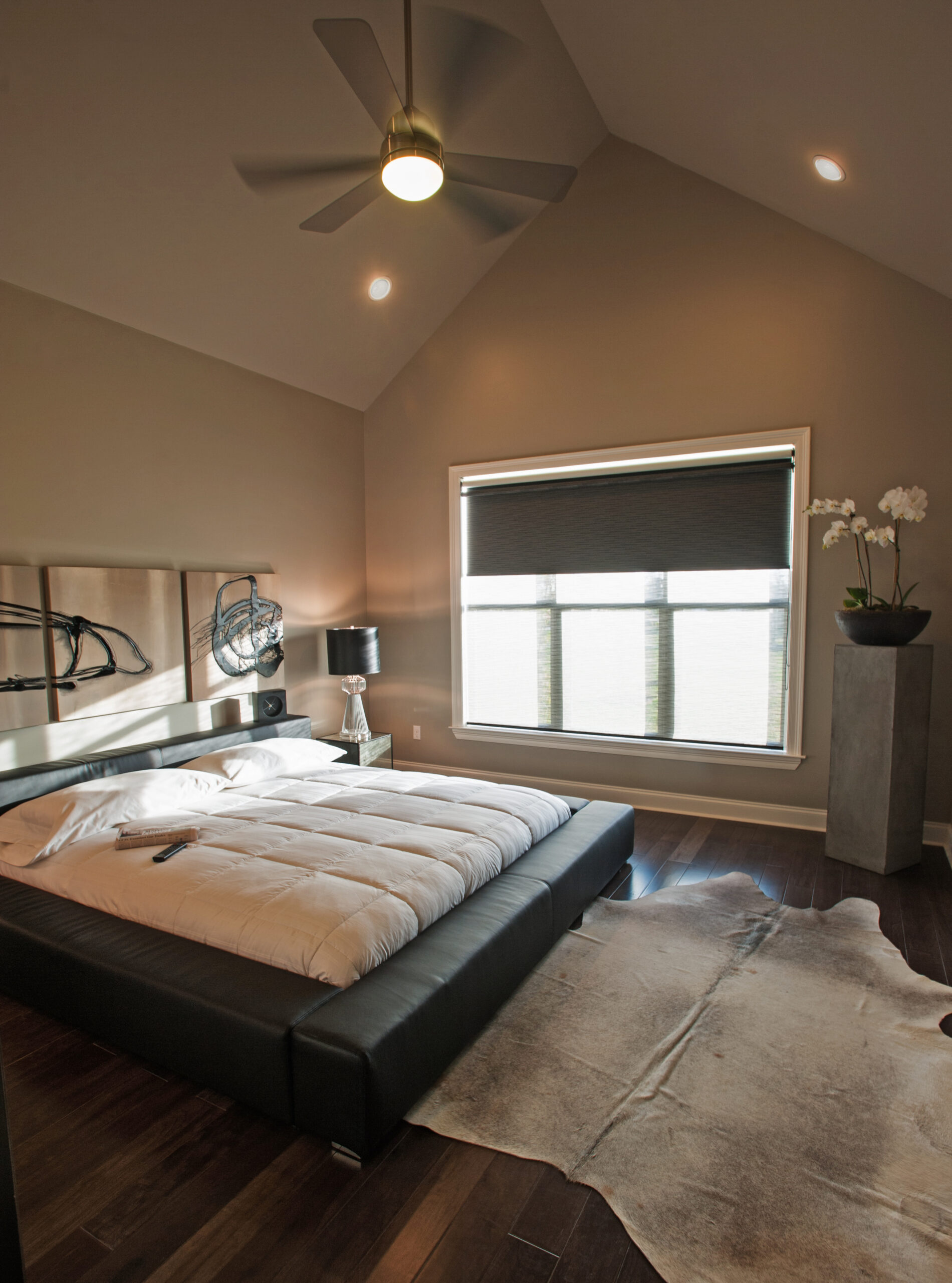 Gris Tan Cowhide - Image 3