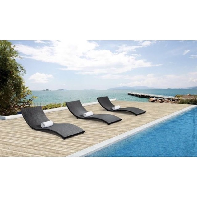 Poolside with the Sydney Chaise Lounge