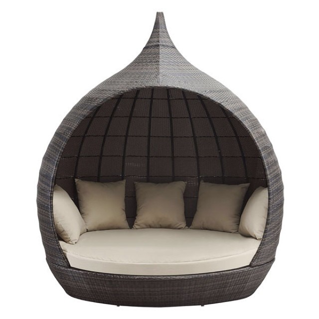 Destination Getaway: Modern Outdoor Daybed