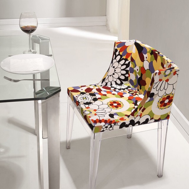 Vibrant Dining: A Kick of Color