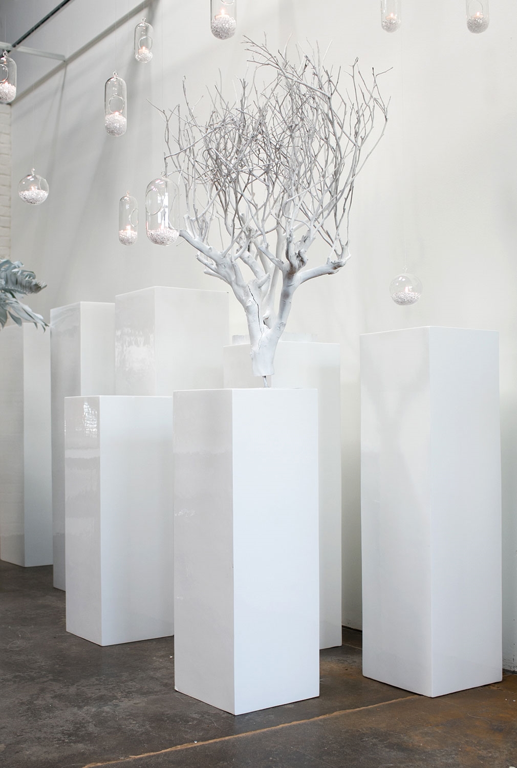 Blanc Column Lifestyle