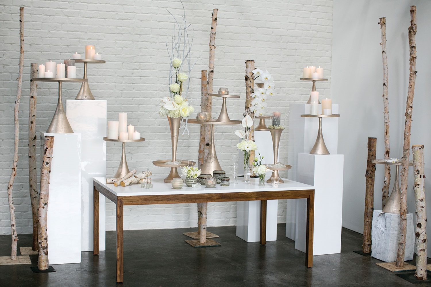 Blanc Column Lifestyle