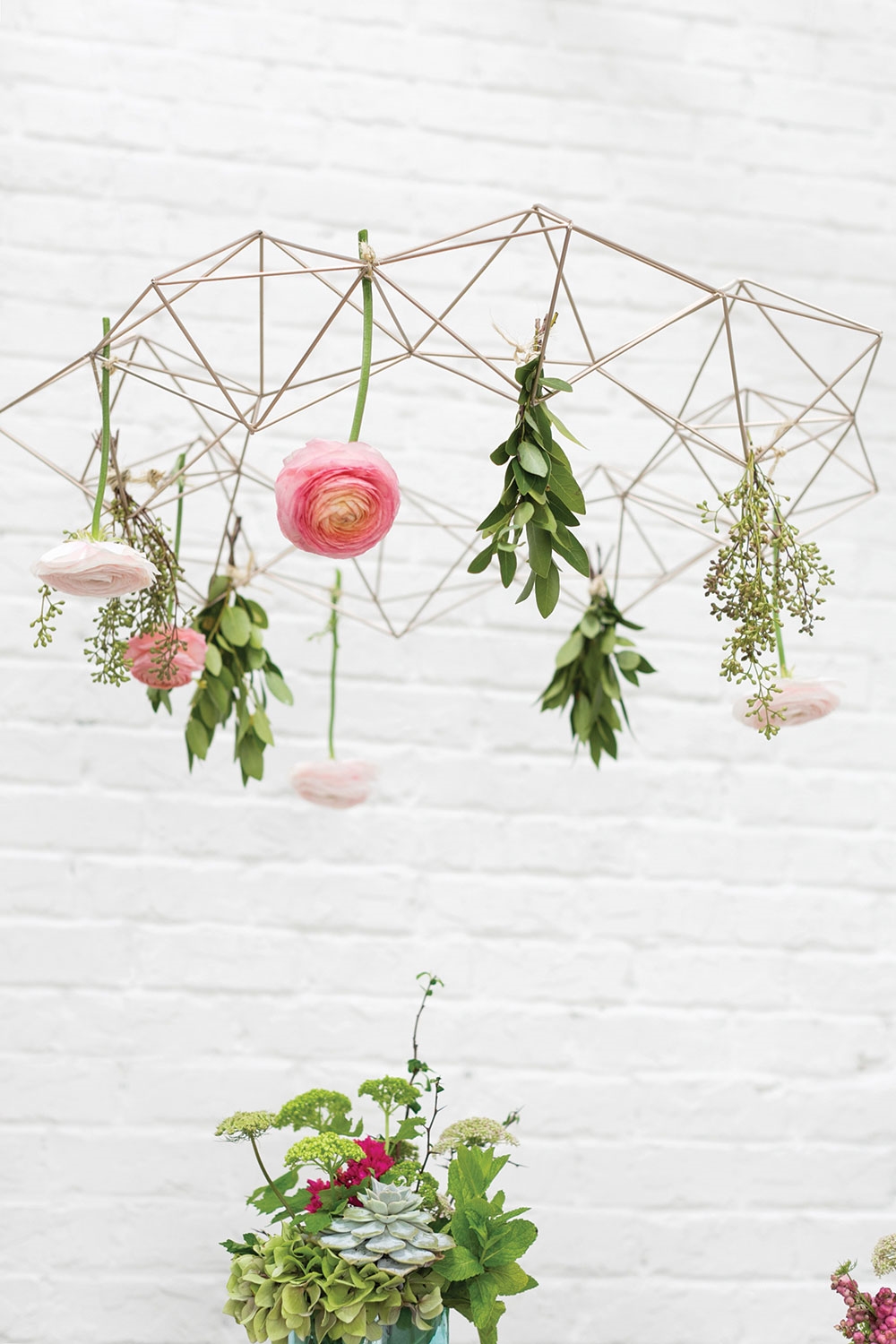 Geo Wire Wreath - Image 4