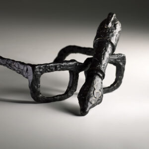 modern-old-world-spectacules-fountain-pen-sculpture-CN03069_03070-detail.jpg