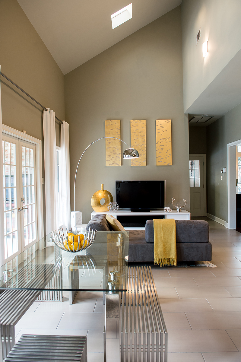 Roca Dining Table